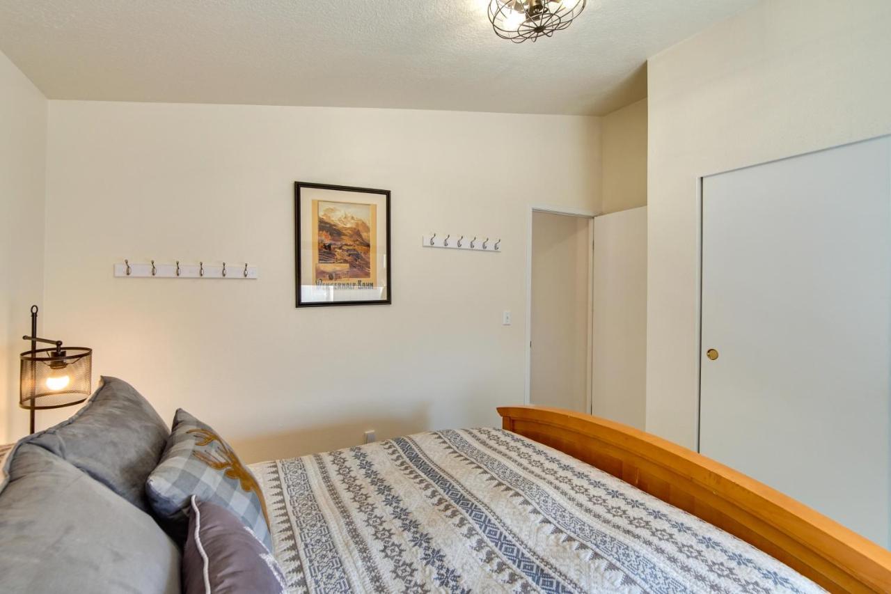 Riverfront Home With Deck, Near Mount Rainier! Packwood Esterno foto